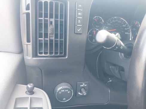 Used 2023 GMC Savana 3500 LS image 20