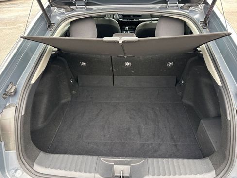 Used 2025 Toyota Prius LE image 29