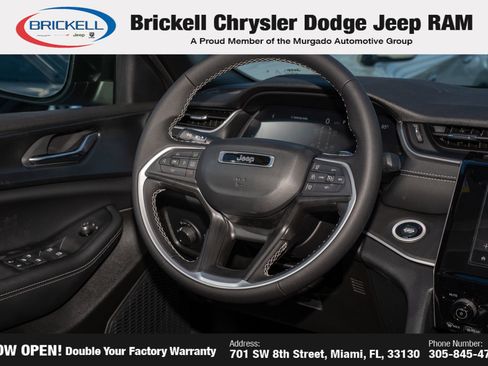 New 2025 Jeep Grand Cherokee L Laredo image 24