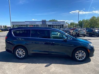 Used 2022 Chrysler Pacifica Touring-L