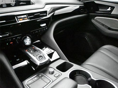 Certified 2023 Acura MDX SH-AWD image 4