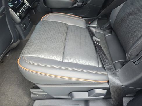 New 2025 Lincoln Aviator Black Label AWD/4WD image 16