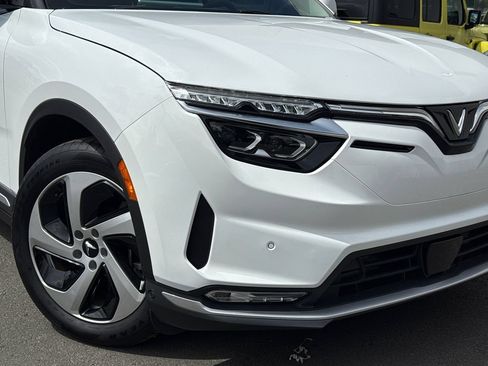 New 2025 VinFast VF 8 Eco AWD/4WD image 6
