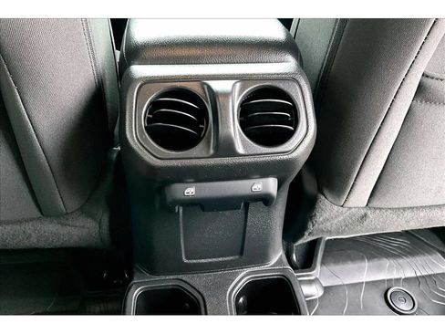 Used 2022 Jeep Wrangler Unlimited Sport AWD/4WD image 13