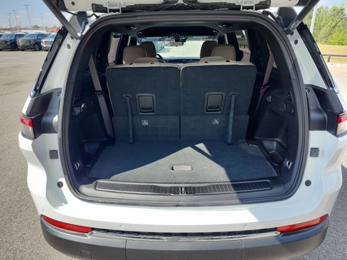 Used 2025 Jeep Grand Cherokee L Limited w/ Trailer Tow Package image 9