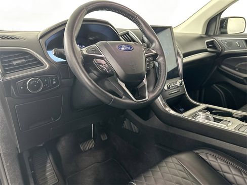 Used 2024 Ford Edge Titanium image 14
