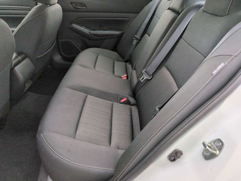 Used 2025 Nissan Altima 2.5 SV FWD image 19