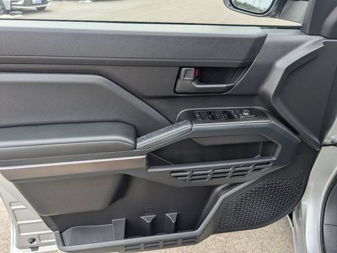 Used 2025 Toyota 4Runner SR5 image 15