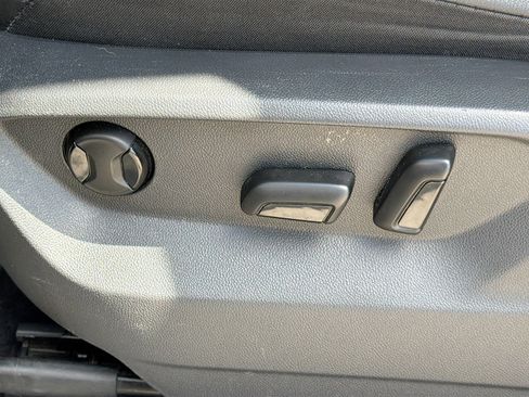 Used 2019 Volkswagen Tiguan SE w/ Panoramic Sunroof Package FWD image 23