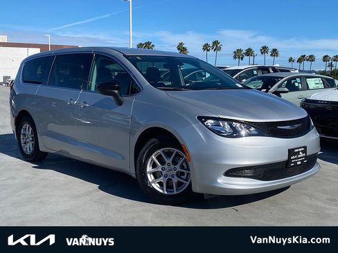 Used 2024 Chrysler Voyager LX FWD image 1