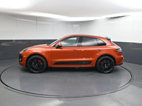 Certified 2022 Porsche Macan GTS image 2