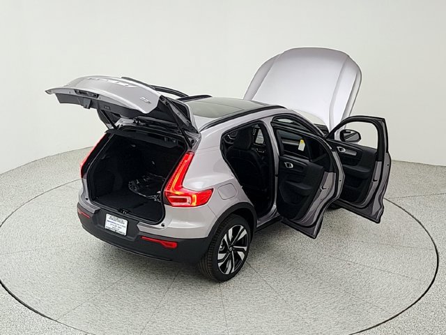 New 2026 Volvo XC40 B5 Plus w/ Climate Package AWD/4WD image 39