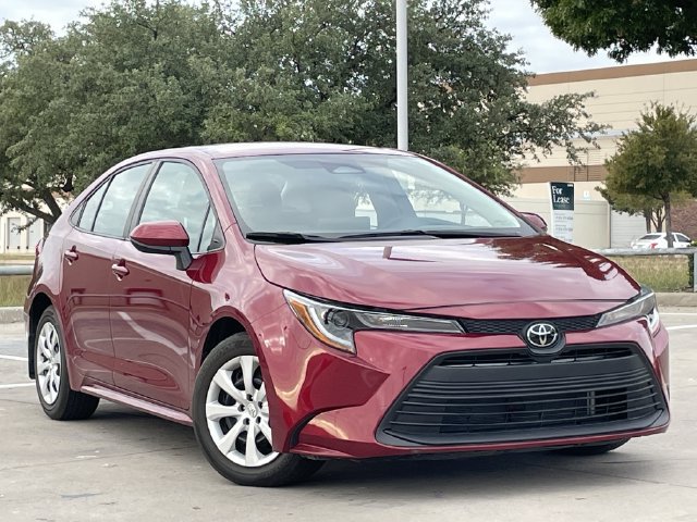 Used 2024 Toyota Corolla LE FWD image 2