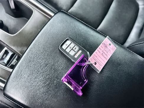 Certified 2018 Honda Accord Touring image 21