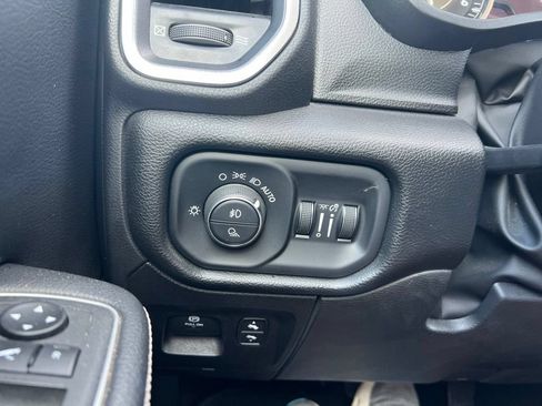 Used 2022 RAM 1500 Laramie AWD/4WD image 46