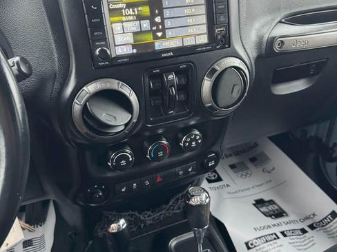 Used 2015 Jeep Wrangler Unlimited Sport w/ Quick Order Package 24S AWD/4WD image 8