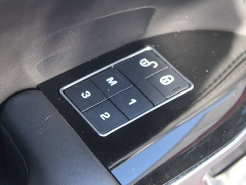 Used 2020 Land Rover Range Rover Sport HST image 15