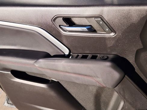 Used 2023 Chevrolet Colorado Z71 w/ Z71 Convenience Package 2 image 25