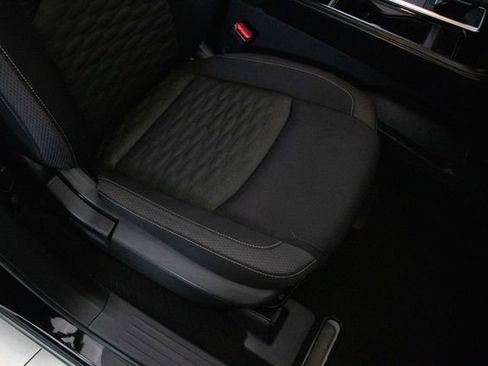 Used 2022 Nissan Pathfinder SV image 16