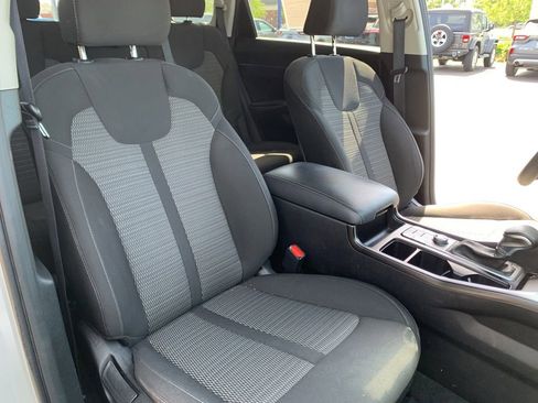 Used 2022 Kia Sorento LX FWD image 21