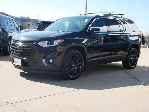 Used 2020 Chevrolet Traverse LT w/ LPO, Blackout Package image 3