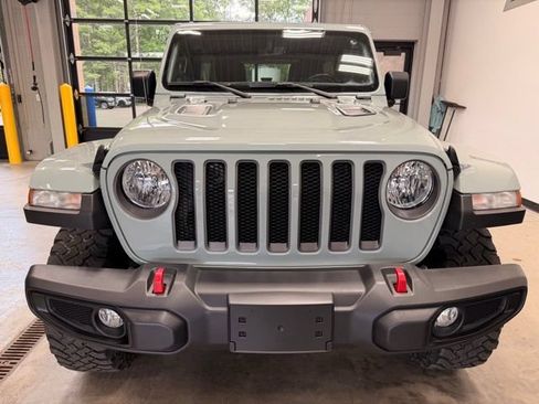 Used 2023 Jeep Wrangler Unlimited Rubicon w/ Cold Weather Group AWD/4WD image 3