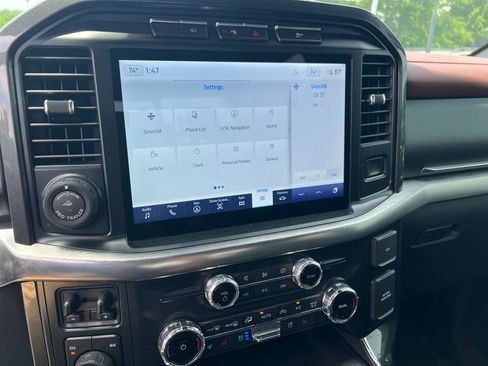Used 2022 Ford F150 Lariat w/ Equipment Group 502A High AWD/4WD image 9