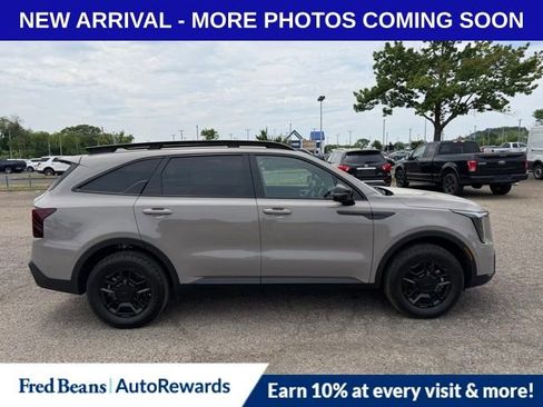 Used 2025 Kia Sorento SX Prestige w/ Olive Brown Leather Package AWD/4WD image 8