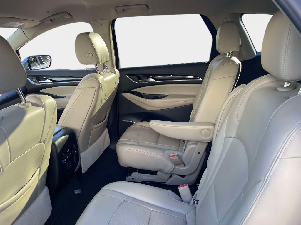 Used 2021 Buick Enclave Essence FWD image 17