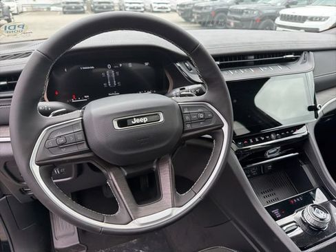 New 2026 Jeep Grand Cherokee Altitude AWD/4WD image 15