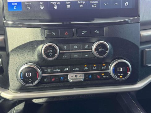 Used 2023 Ford Expedition XLT AWD/4WD image 33