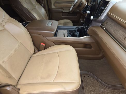 Used 2024 RAM 3500 Limited w/ Towing Technology Group image 16