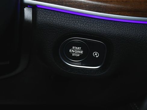 Used 2024 Mercedes-Benz GLE 450 4MATIC image 32