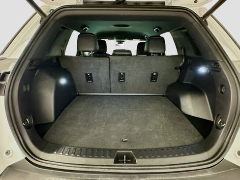 Used 2025 Chevrolet Equinox LT w/ Convenience Package II image 30