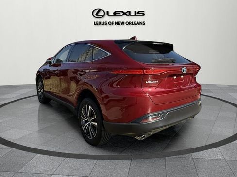 Used 2022 Toyota Venza LE image 6