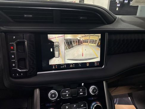 Used 2024 GMC Yukon Denali w/ Advanced Technology Package image 31