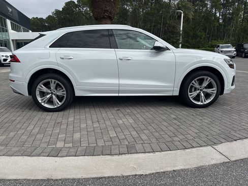 Used 2023 Audi Q8 Premium w/ Convenience Package image 5