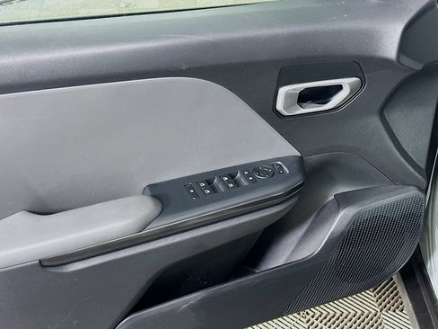 Used 2025 Kia K4 LXS image 15