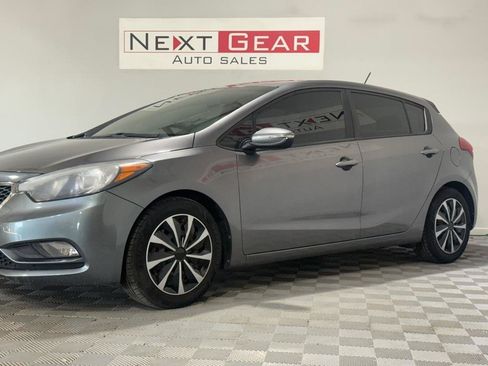 Used 2016 Kia Forte LX FWD image 2