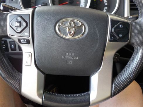 Used 2014 Toyota Tacoma PreRunner image 18