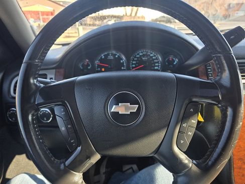 Used 2008 Chevrolet Avalanche LT image 13