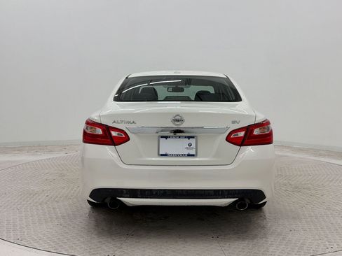 Used 2017 Nissan Altima 2.5 SV w/ Convenience Package FWD image 10
