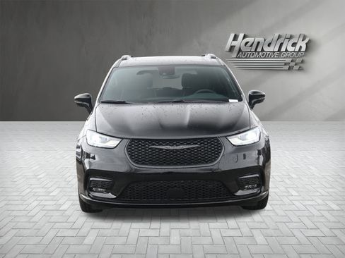 New 2026 Chrysler Pacifica Limited w/ S Appearance Package image 5