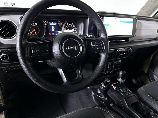 Used 2025 Jeep Gladiator Sport AWD/4WD image 21