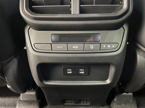 New 2026 Honda Pilot Touring image 24