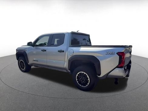 Used 2025 Toyota Tacoma TRD Off-Road AWD/4WD image 9