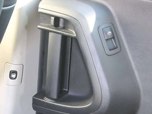 Used 2019 Dodge Grand Caravan SXT image 13