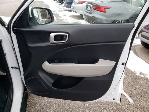 Used 2020 Hyundai Venue SEL w/ Convenience + Premium Package image 20