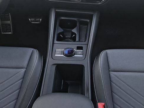 Used 2025 Volkswagen Tiguan SE R-Line AWD/4WD image 17