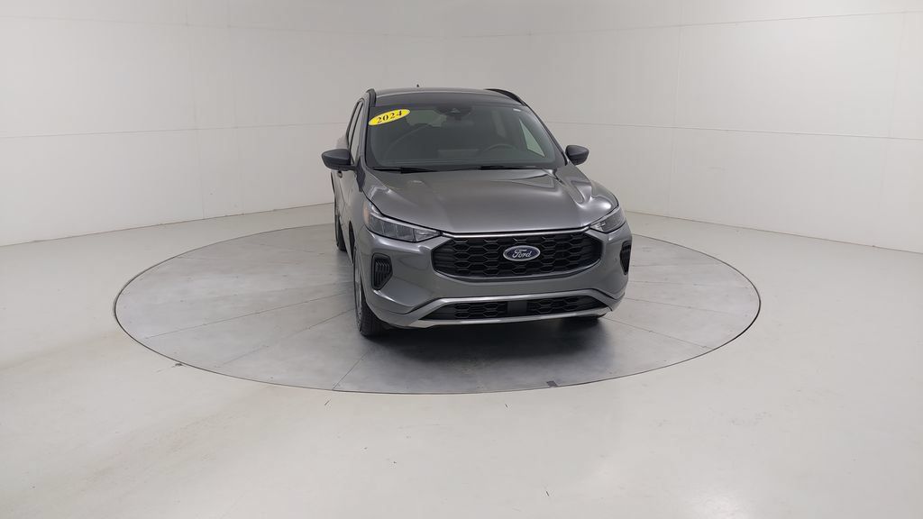Certified 2024 Ford Escape ST-Line w/ Tech Pack #1 AWD/4WD image 9